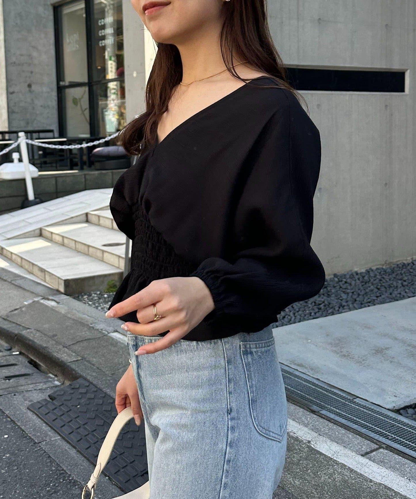 收腰V領女襯衫