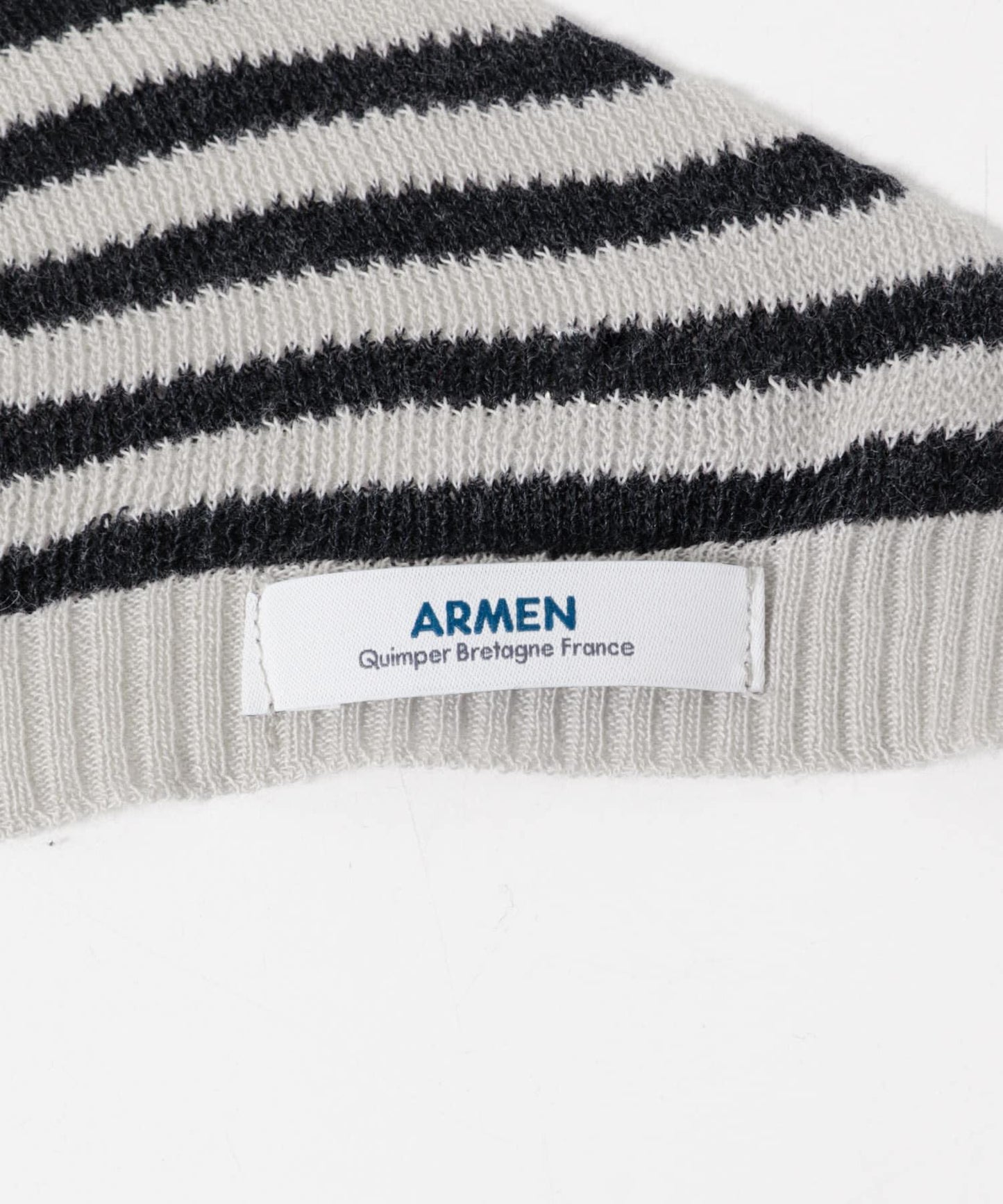 ARMEN 條紋三角圍巾