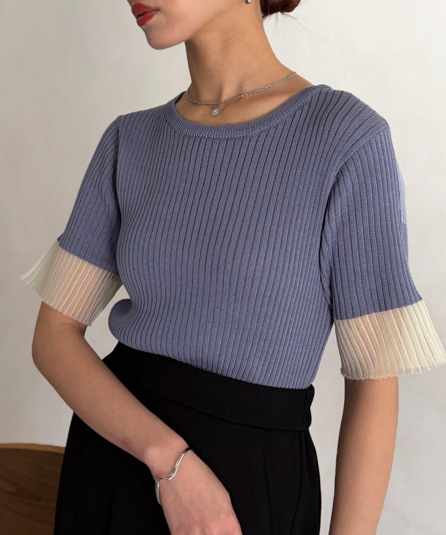 袖口透紗羅紋針織上衣