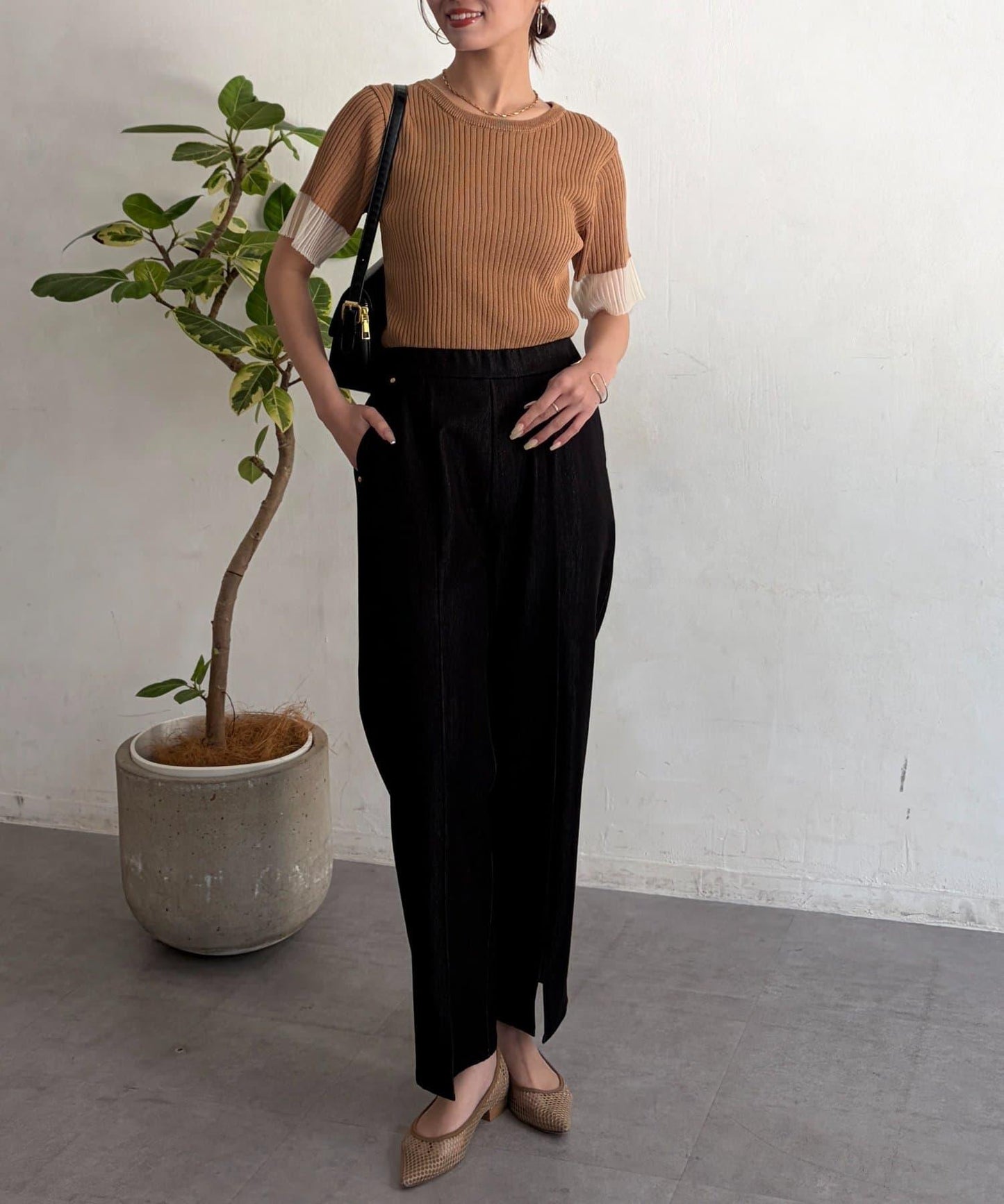 袖口透紗羅紋針織上衣