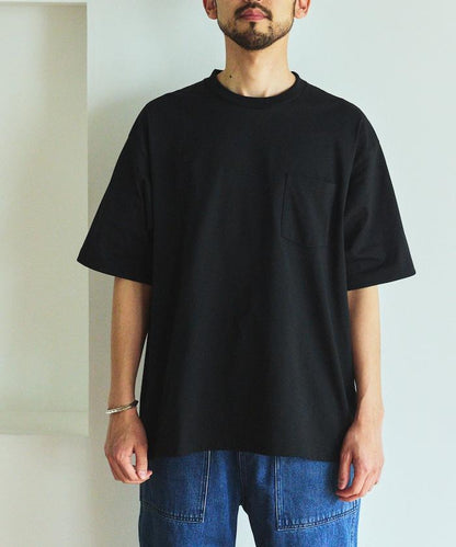 《AIR》DRY HIGH TECHYARN 7.7盎司 寬鬆廓形 圓領胸袋 吸水速幹遮熱 T恤