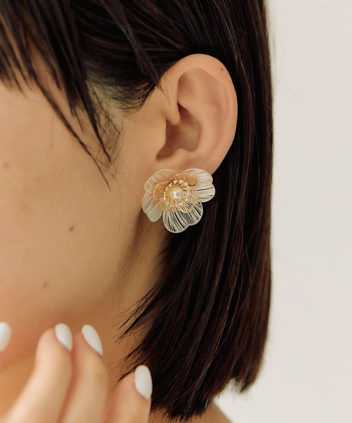 【ear PAPILLONNER】透かしパールフラワーピアス