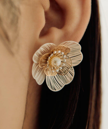 【ear PAPILLONNER】透かしパールフラワーピアス