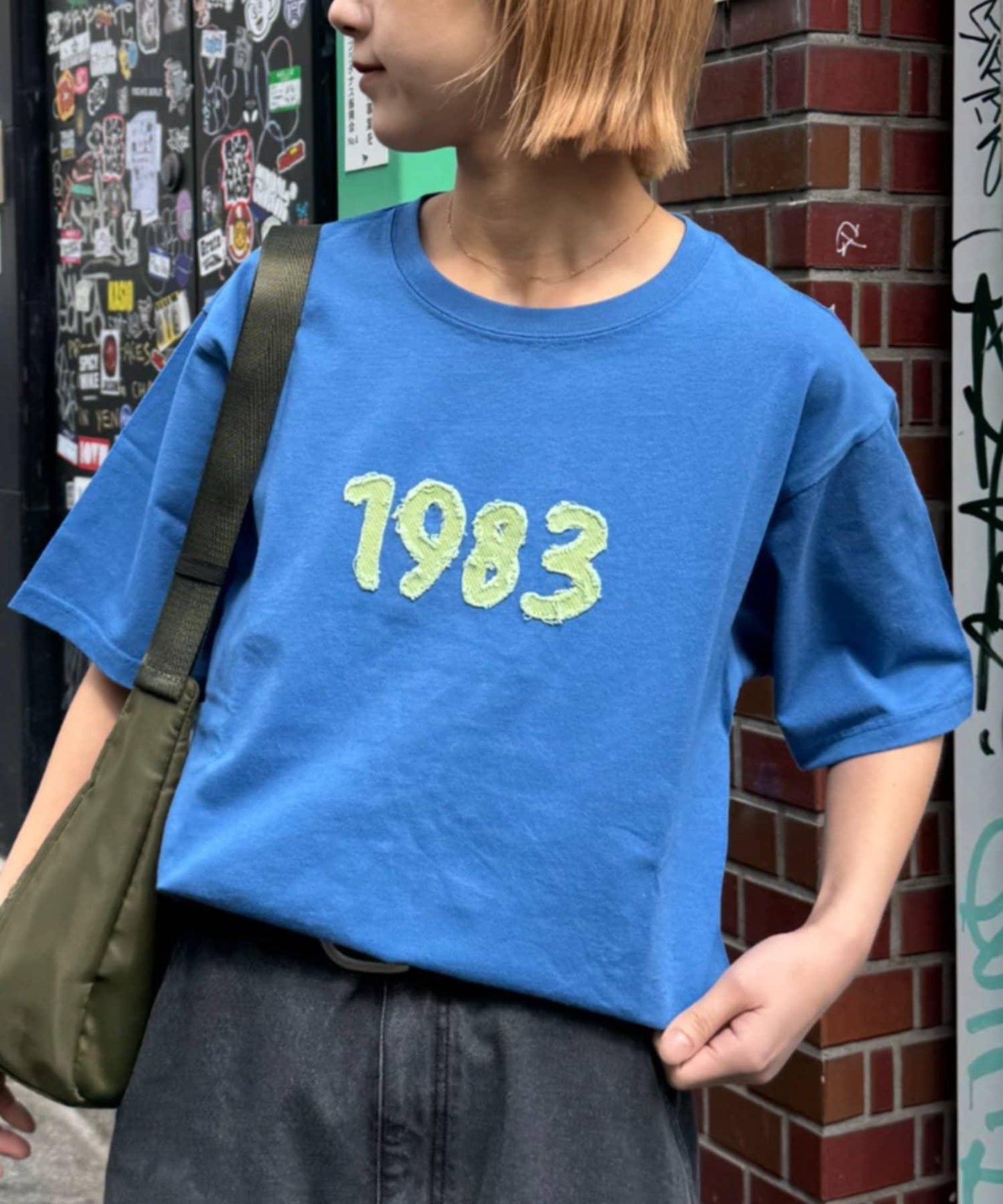 網絡限定 UNISEX 1983貼布 T恤