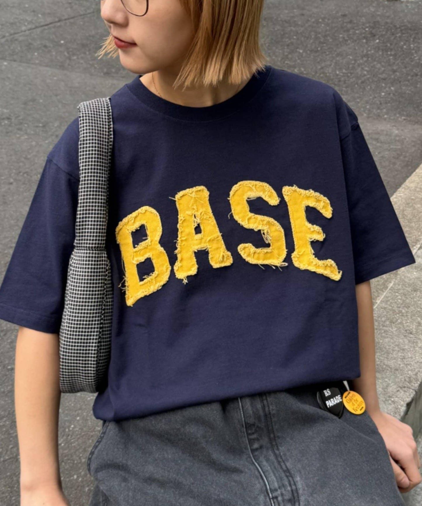 網絡限定 中性款 BASE貼布 T恤