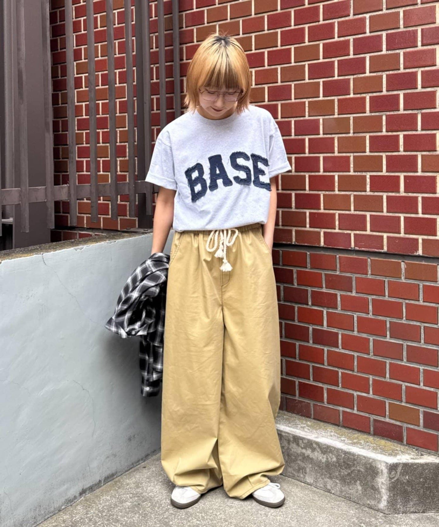 網絡限定 中性款 BASE貼布 T恤