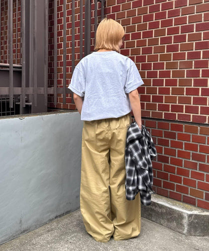 網絡限定 中性款 BASE貼布 T恤