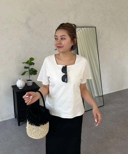 MOMO 吸水速幹防曬 方領 T恤