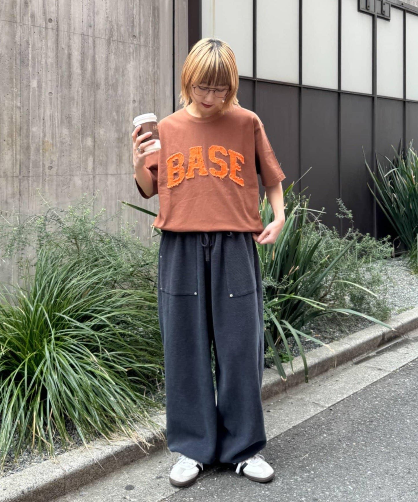 網絡限定 中性款 BASE貼布 T恤