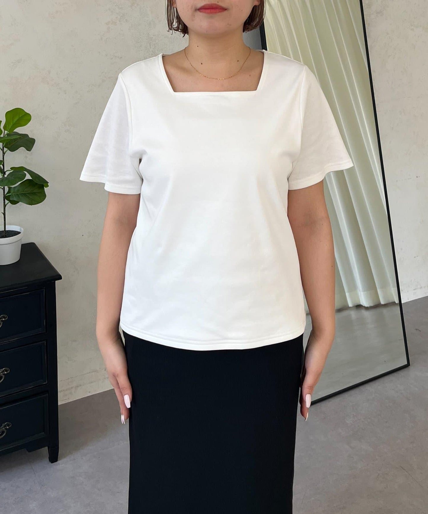 MOMO 吸水速幹防曬 方領 T恤