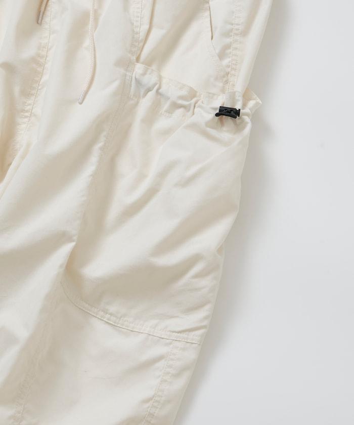 寬鬆彎刀版型 口袋抽繩設計 休閒工裝褲