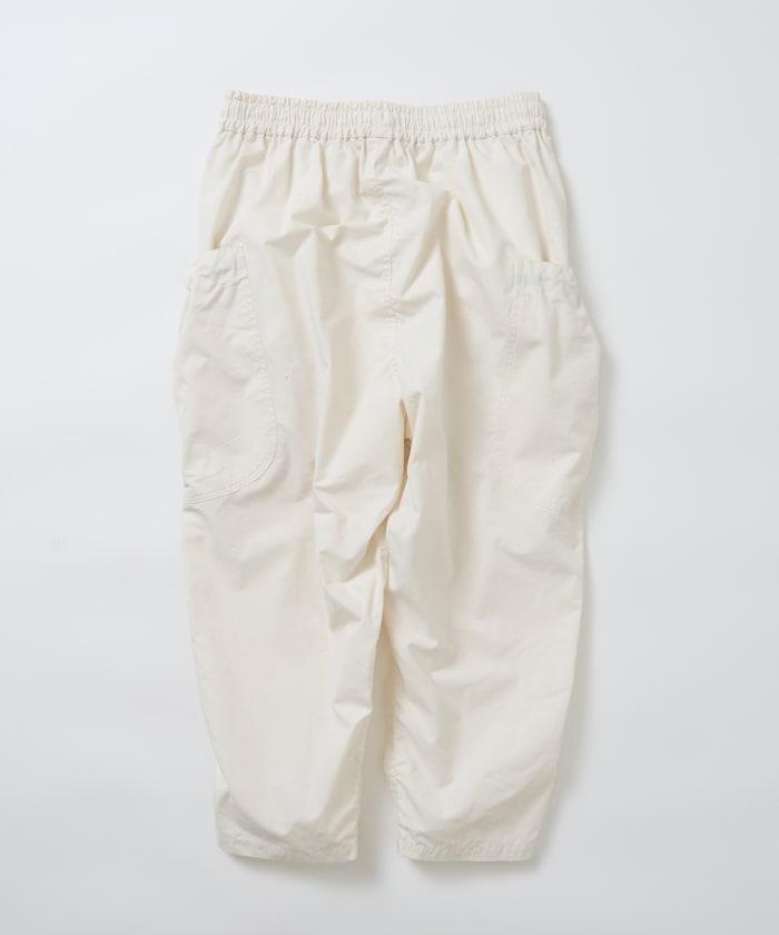 寬鬆彎刀版型 口袋抽繩設計 休閒工裝褲