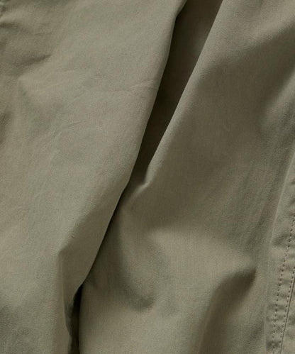 寬鬆彎刀版型 口袋抽繩設計 休閒工裝褲