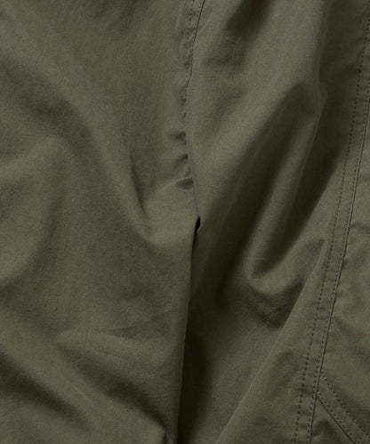 寬鬆彎刀版型 口袋抽繩設計 休閒工裝褲