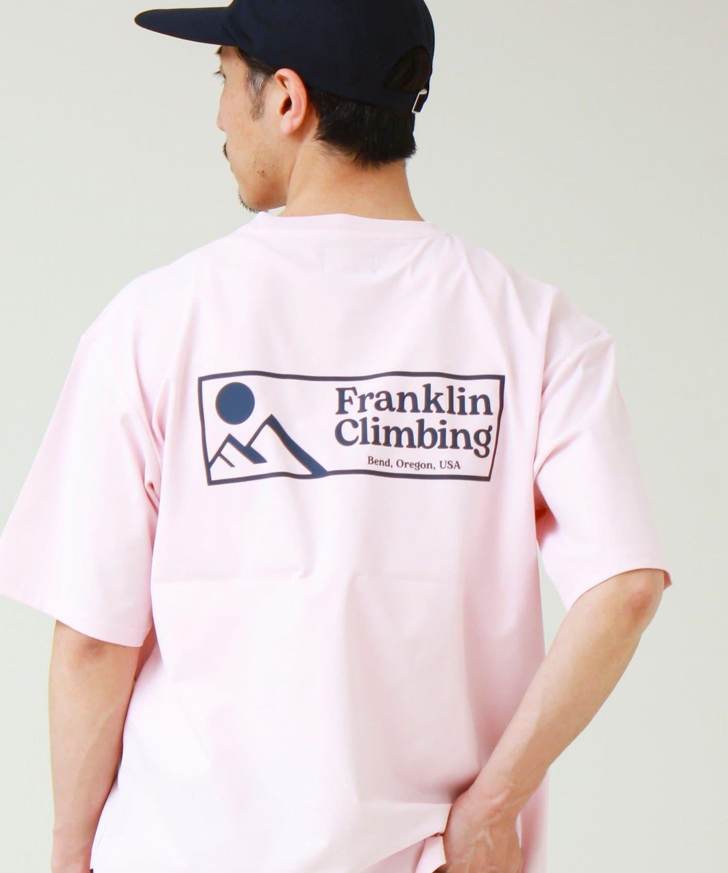 Franklin Climbing FLEXIBLE TECH-LOGO 標誌印花T恤