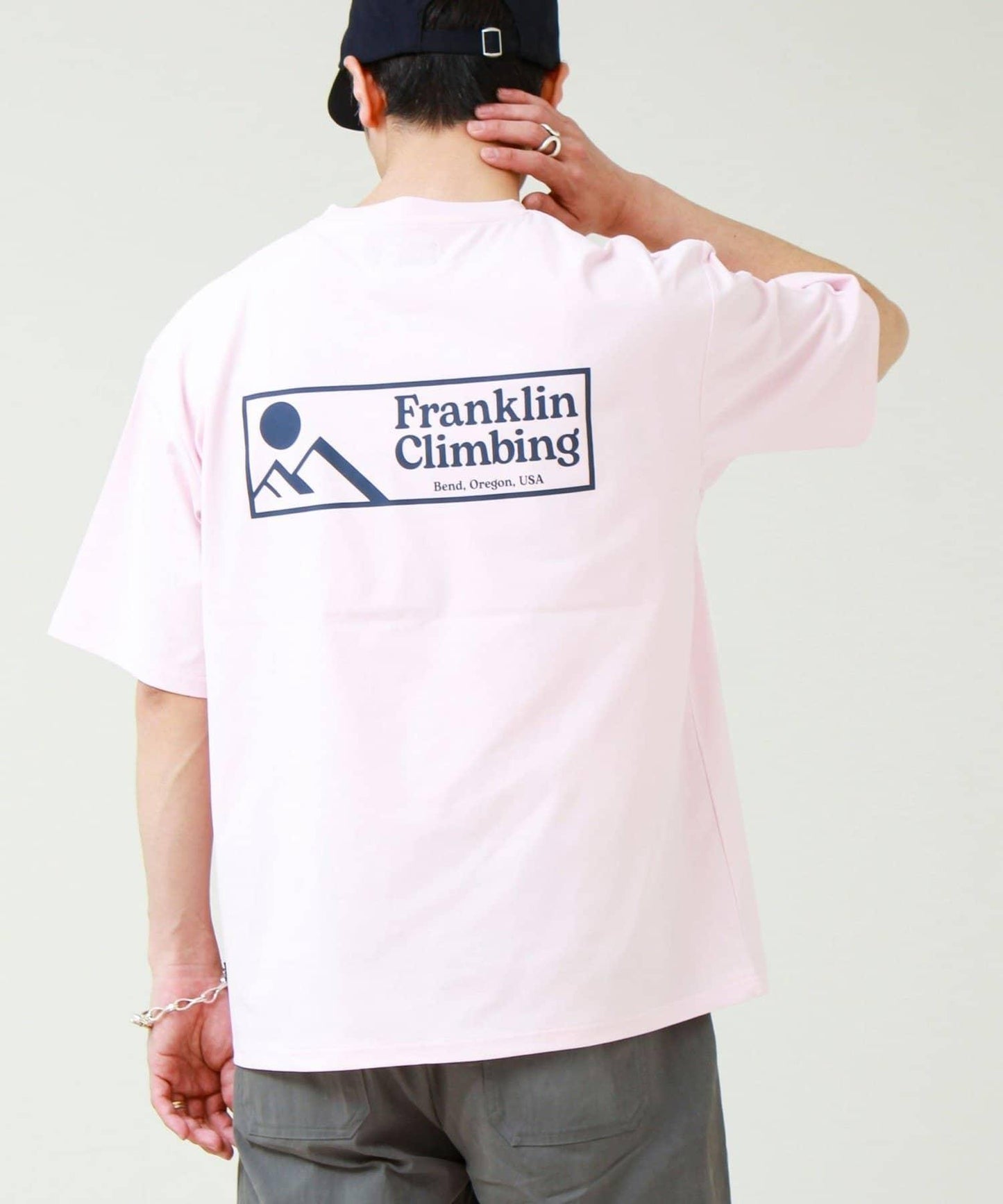 Franklin Climbing FLEXIBLE TECH-LOGO 標誌印花T恤