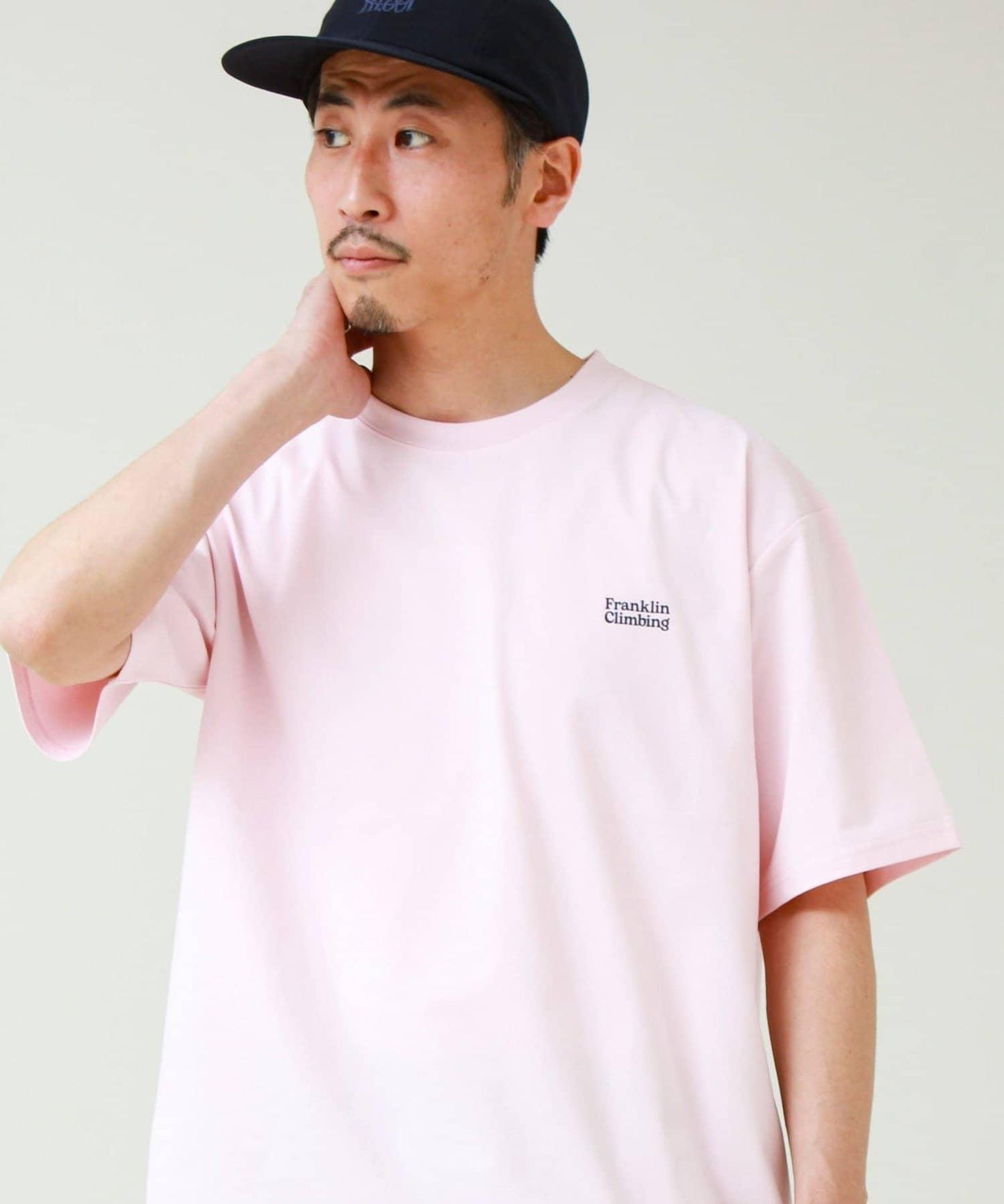Franklin Climbing FLEXIBLE TECH-LOGO 標誌印花T恤