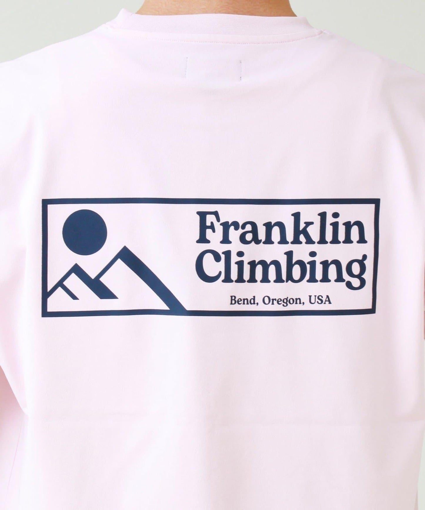 Franklin Climbing FLEXIBLE TECH-LOGO 標誌印花T恤