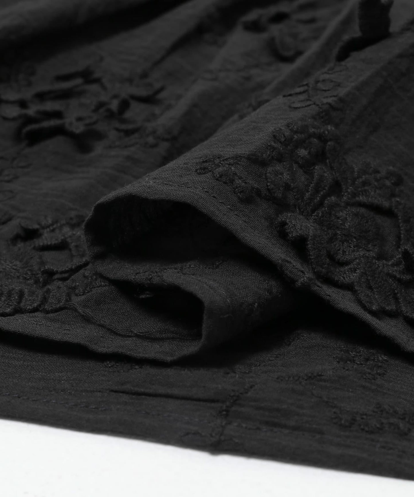 crinkle crinkle crinkle 3D EMBROIDERY 小披肩