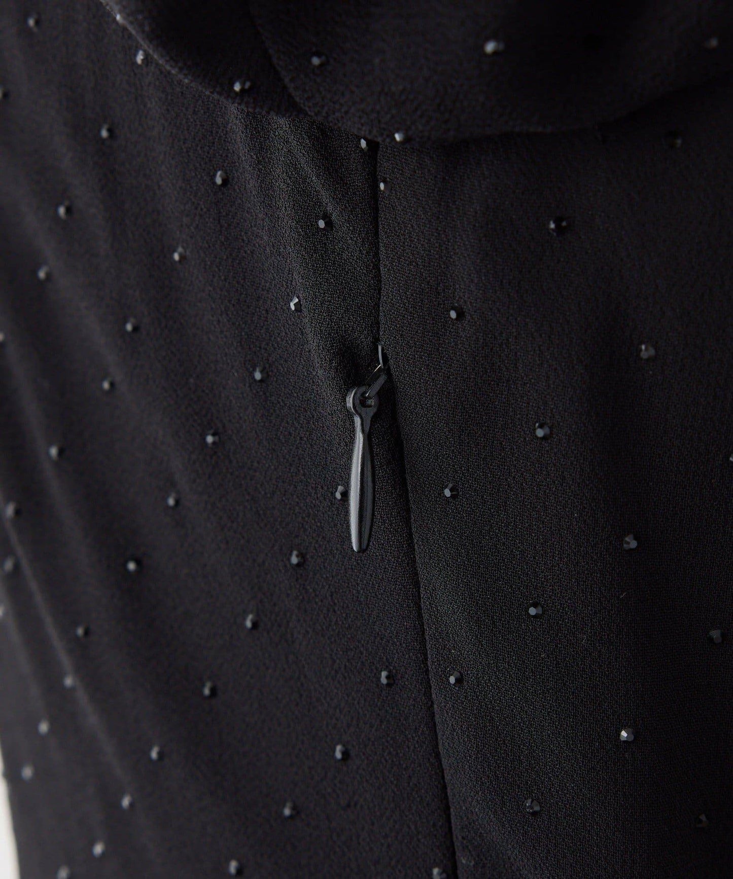 Black Ribbon Collection 後繫帶層疊設計連衣裙
