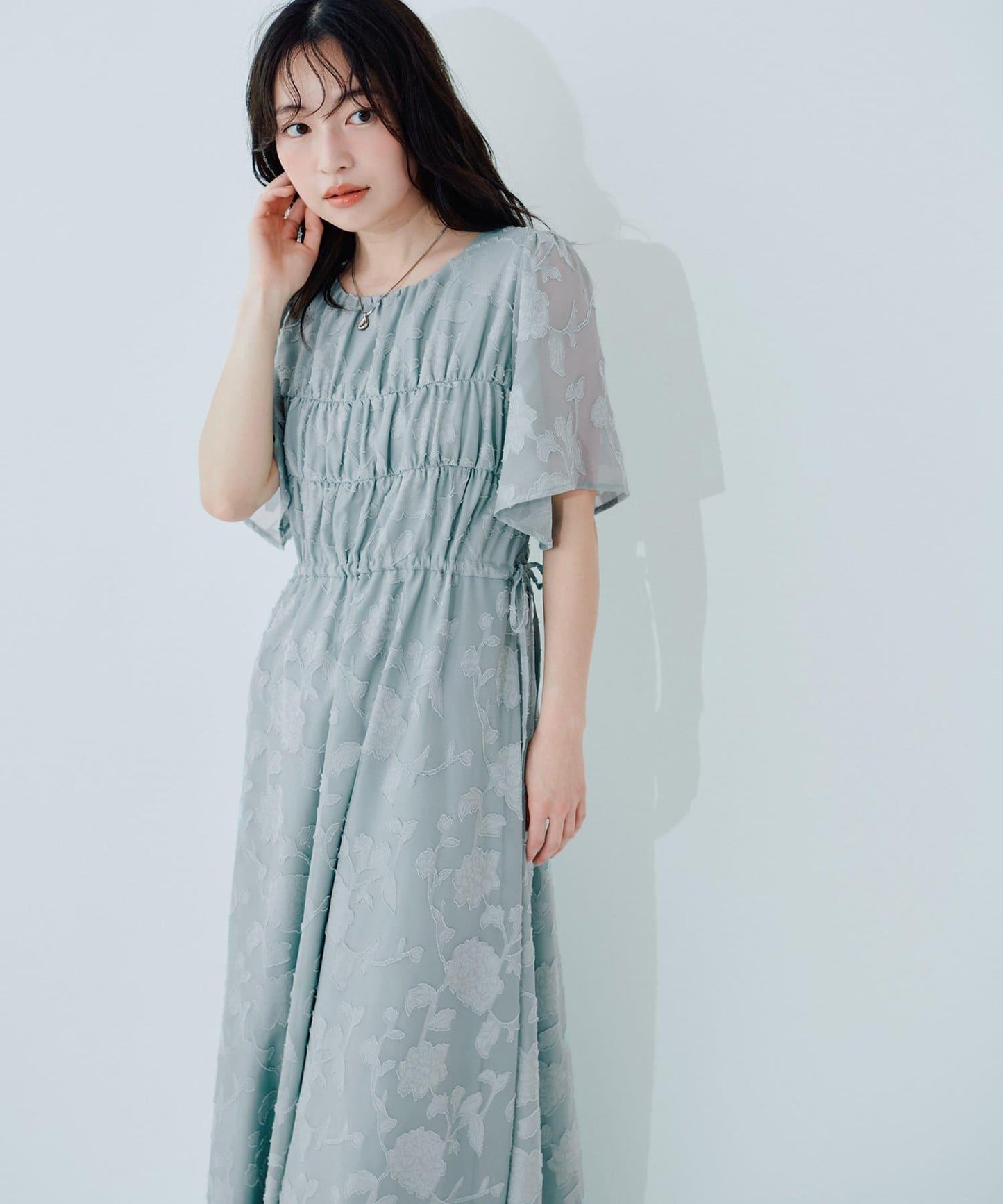 提花腰部蝴蝶結連衣裙