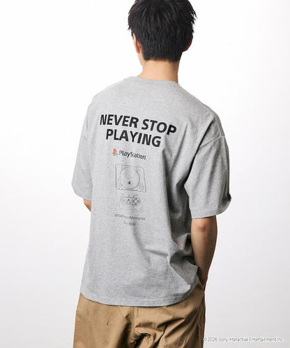 寬鬆版型 背部LOGO印花 圓領 PlayStation NEVER STOP T恤