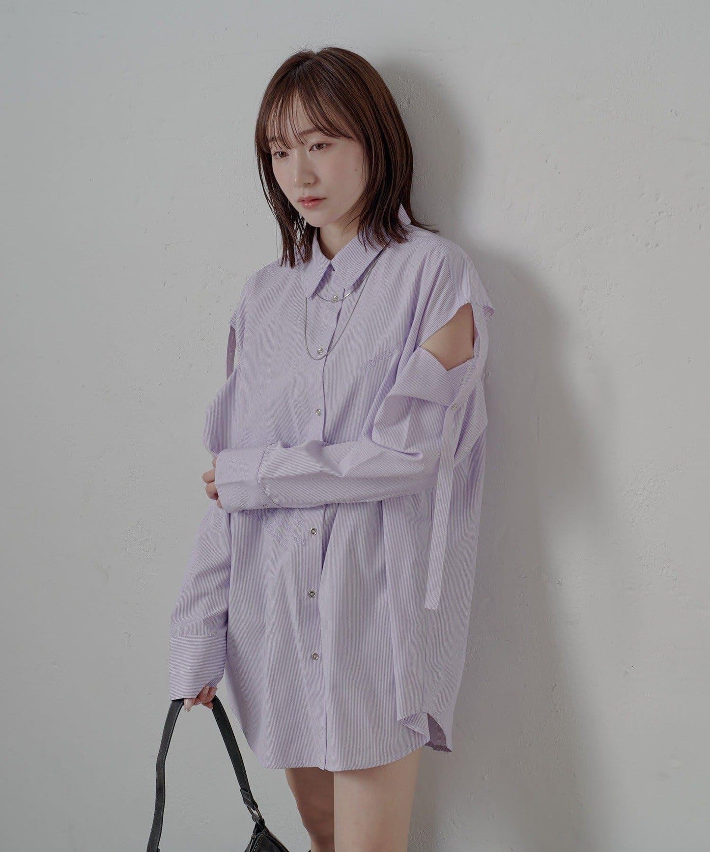 mline 露肩寬鬆刺繡襯衫