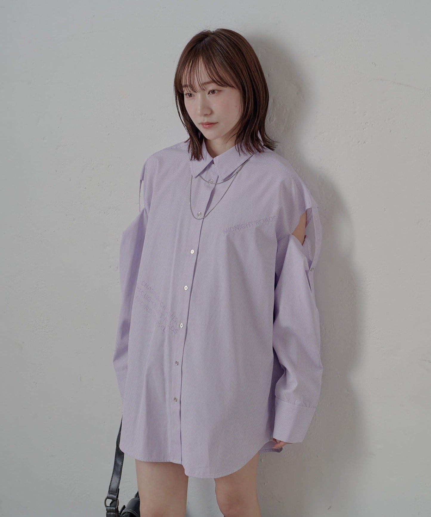mline 露肩寬鬆刺繡襯衫