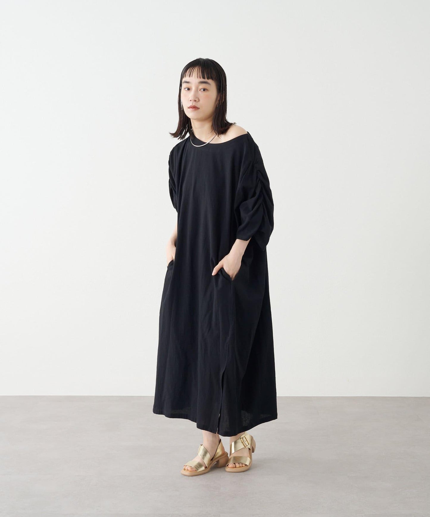 Omekashi 褶襉一字肩連衣裙