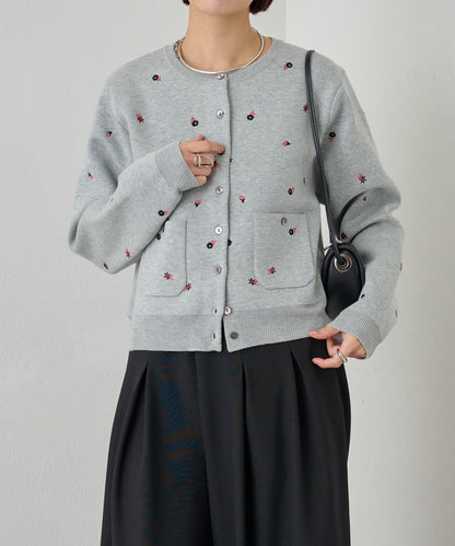 Omekashi 刺繡仿衛衣質感口袋針織開衫