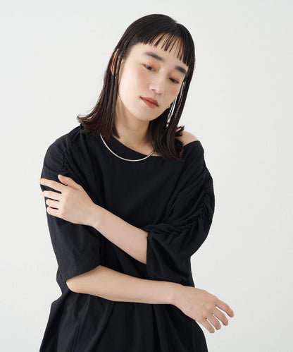 Omekashi 褶襉一字肩連衣裙