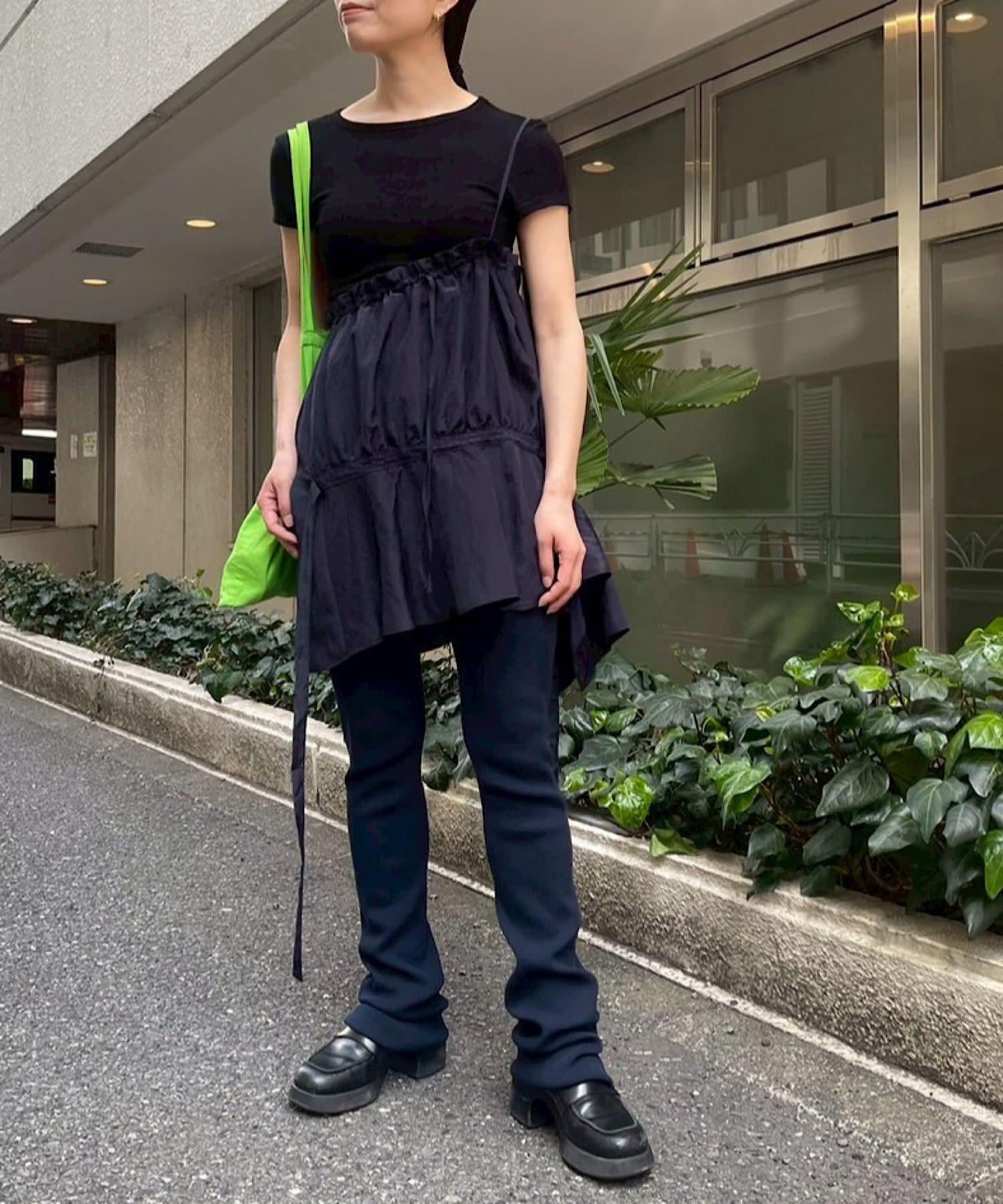Pasterip 單肩蕾絲上衣