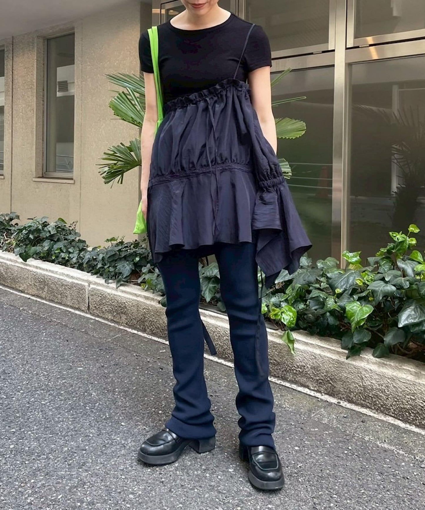 Pasterip 單肩蕾絲上衣
