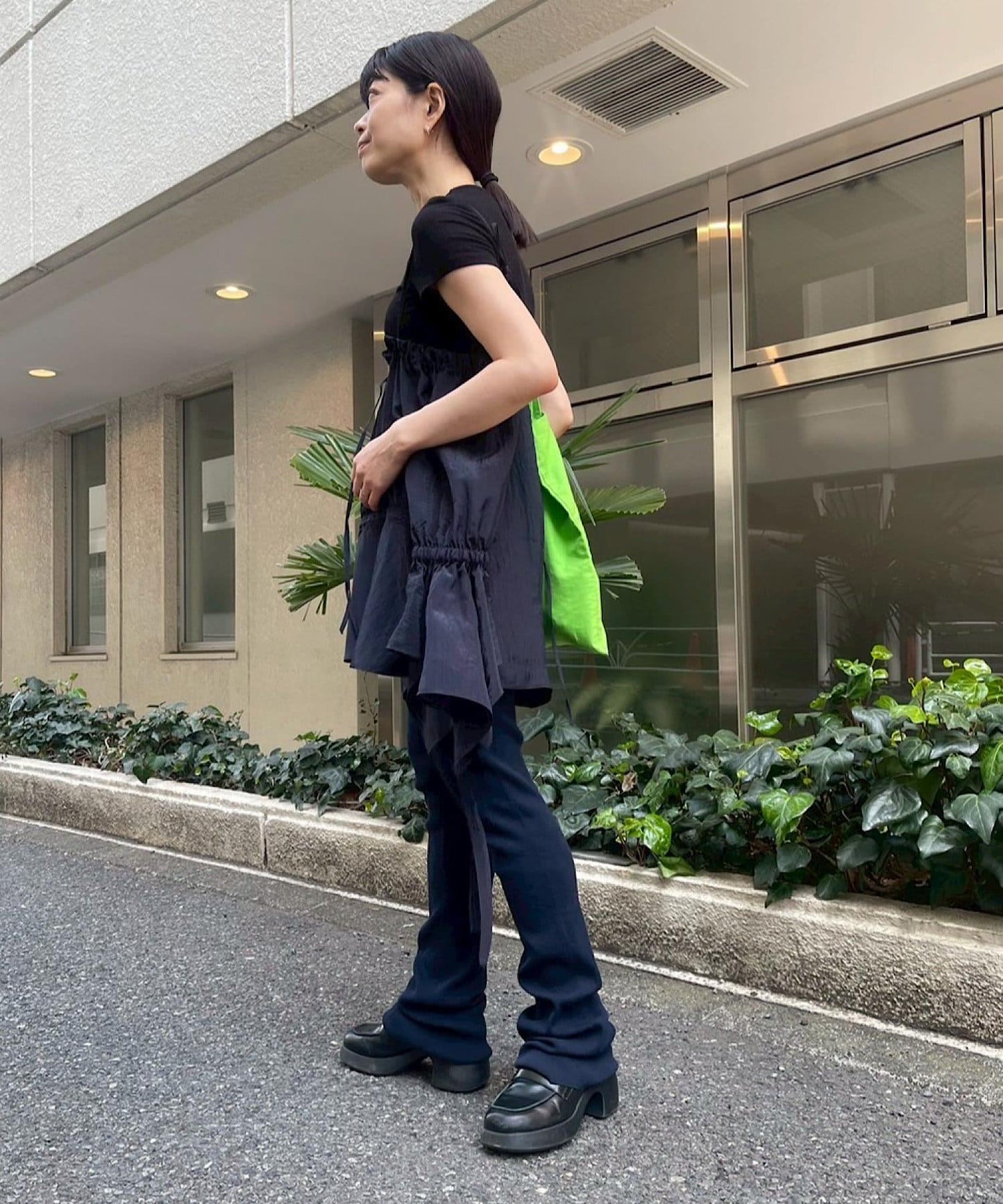 Pasterip 單肩蕾絲上衣