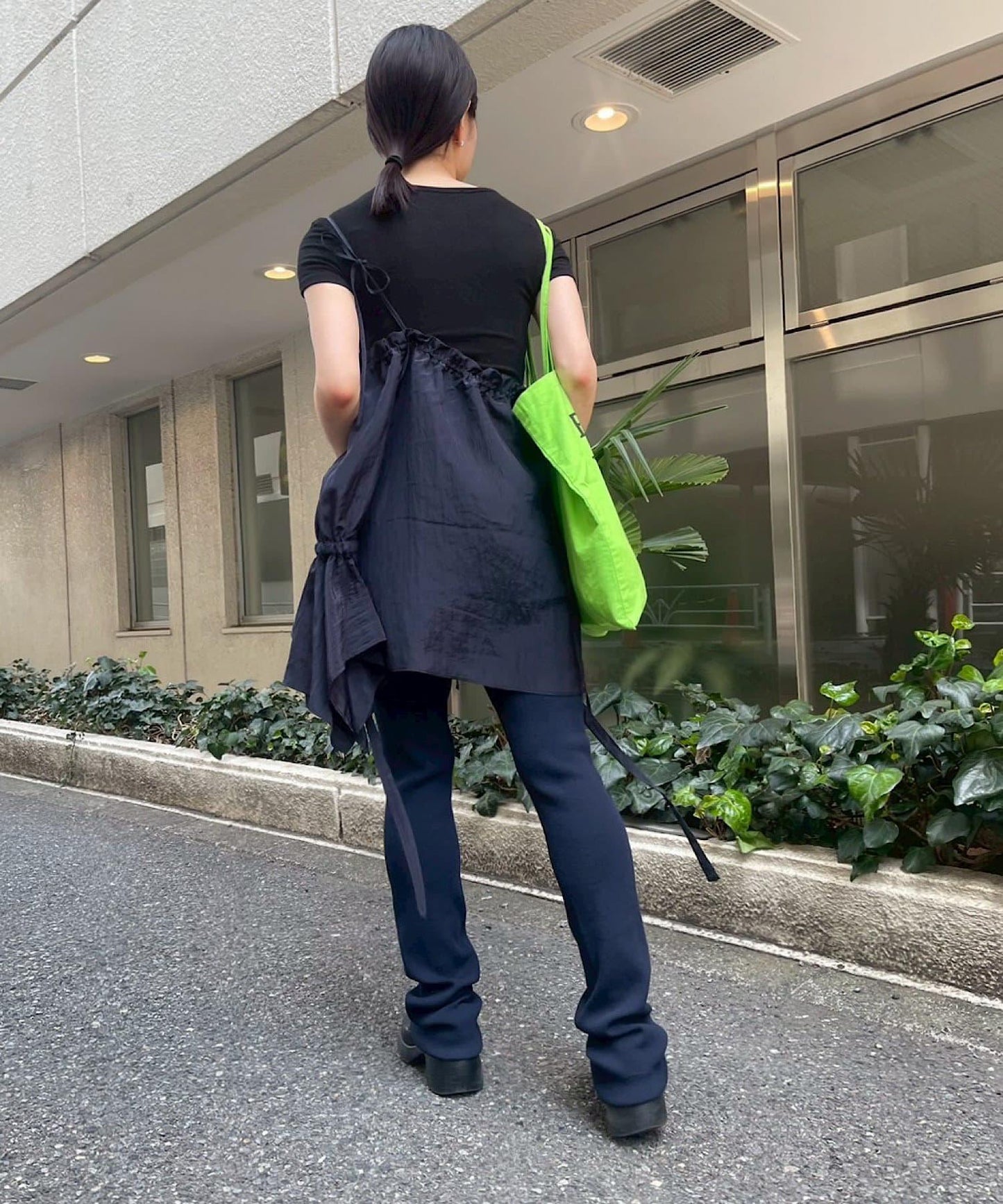 Pasterip 單肩蕾絲上衣