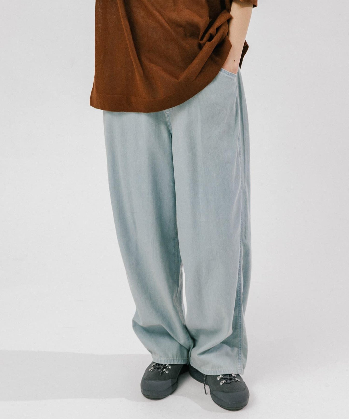 Wrangler×EKAL 輕薄牛仔寬鬆闊腿褲