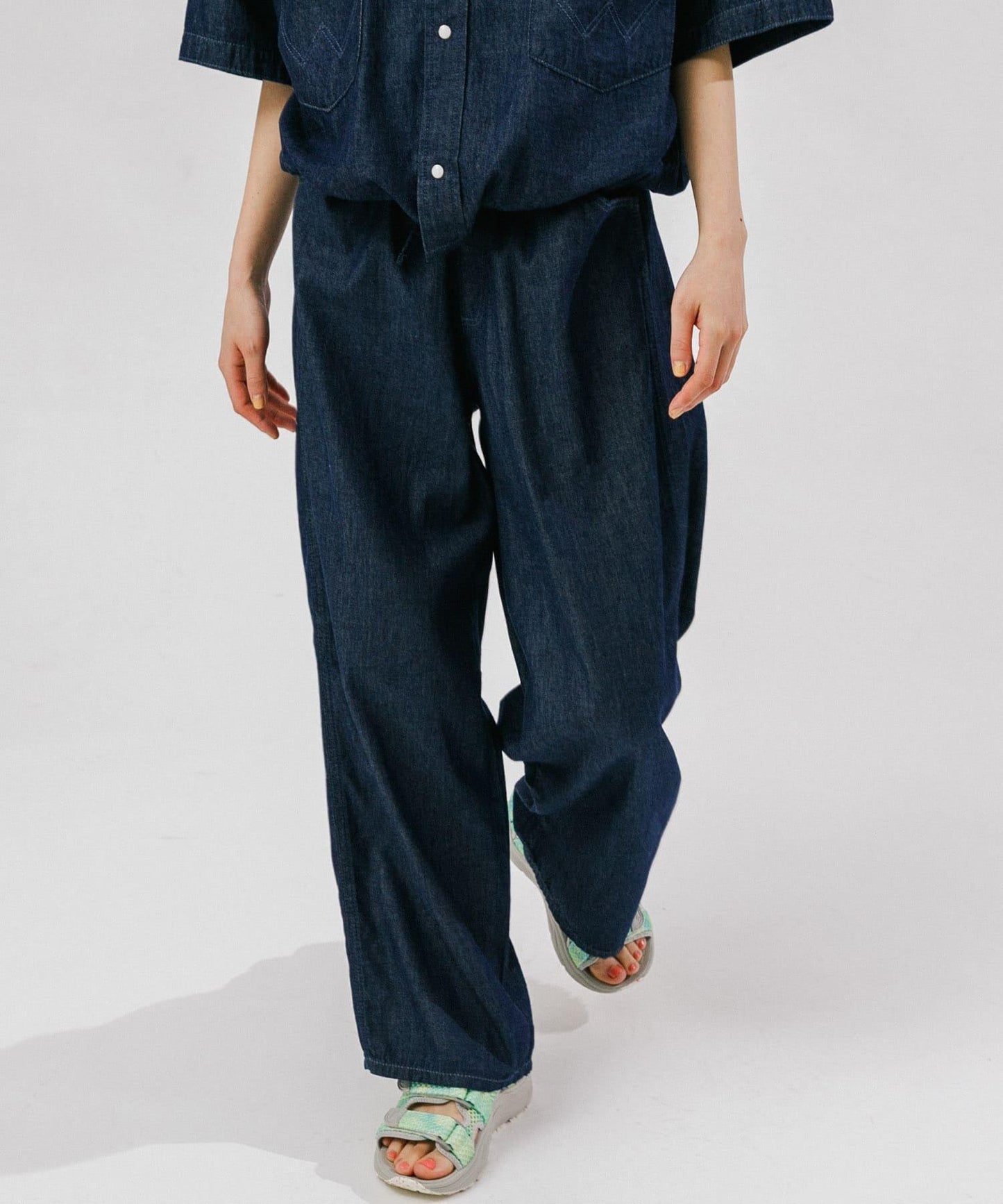 Wrangler×EKAL 輕薄牛仔寬鬆闊腿褲