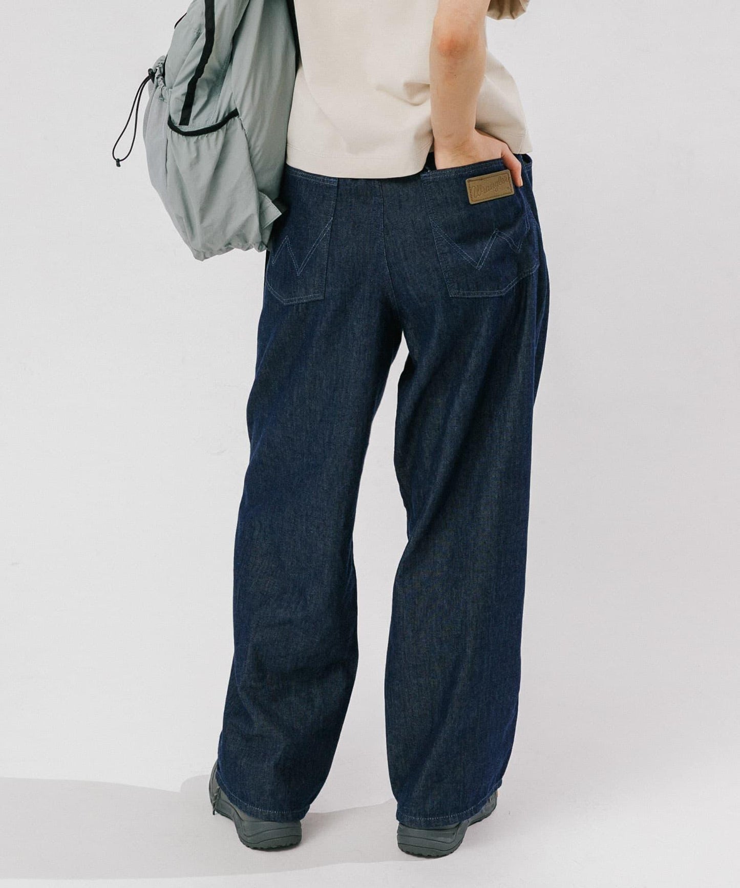 Wrangler×EKAL 輕薄牛仔寬鬆闊腿褲