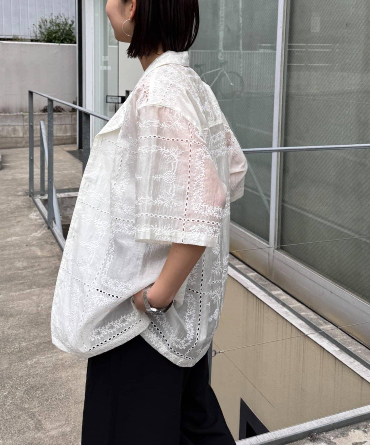 中性蕾絲刺繡襯衫 網絡