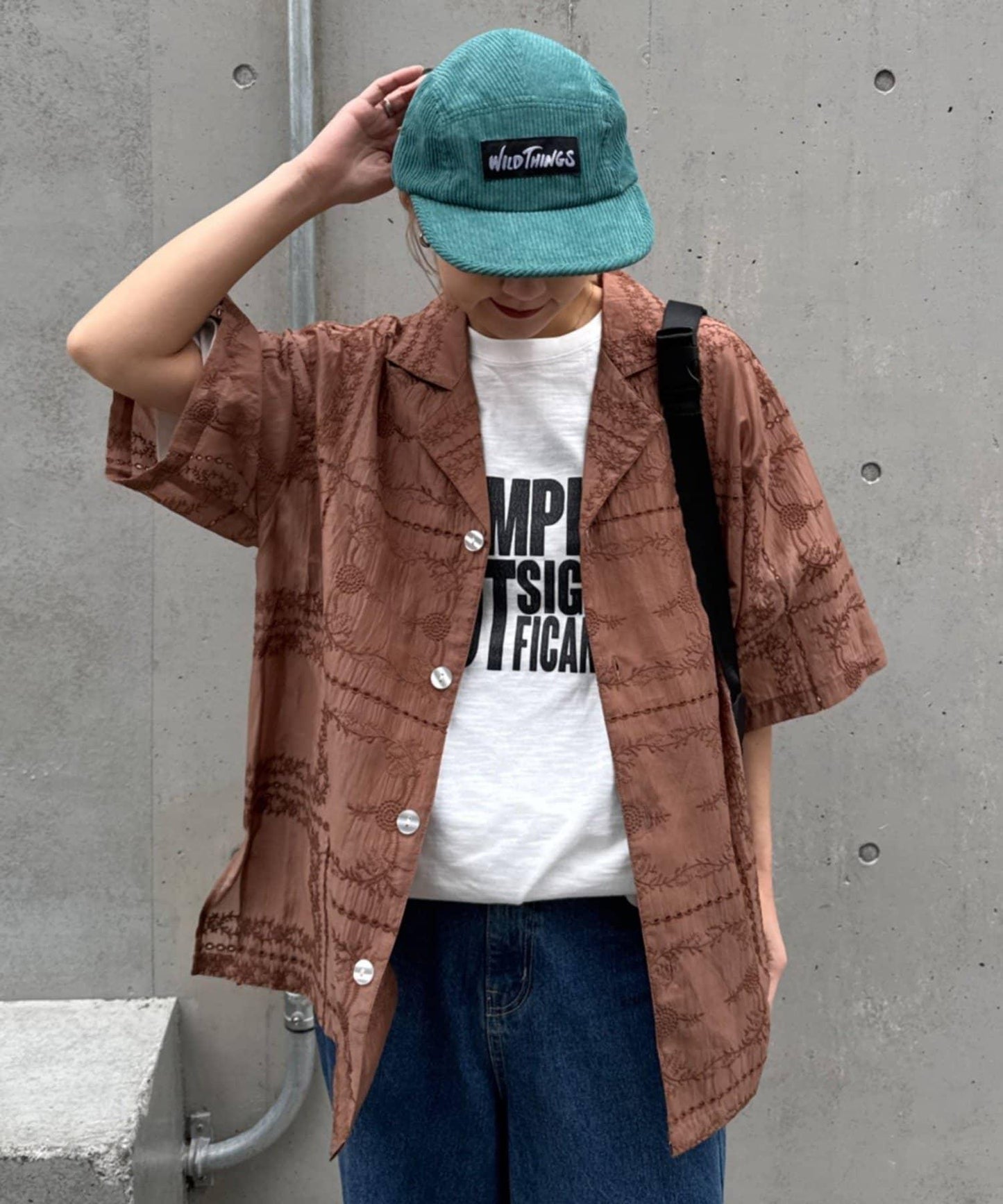 中性蕾絲刺繡襯衫 網絡