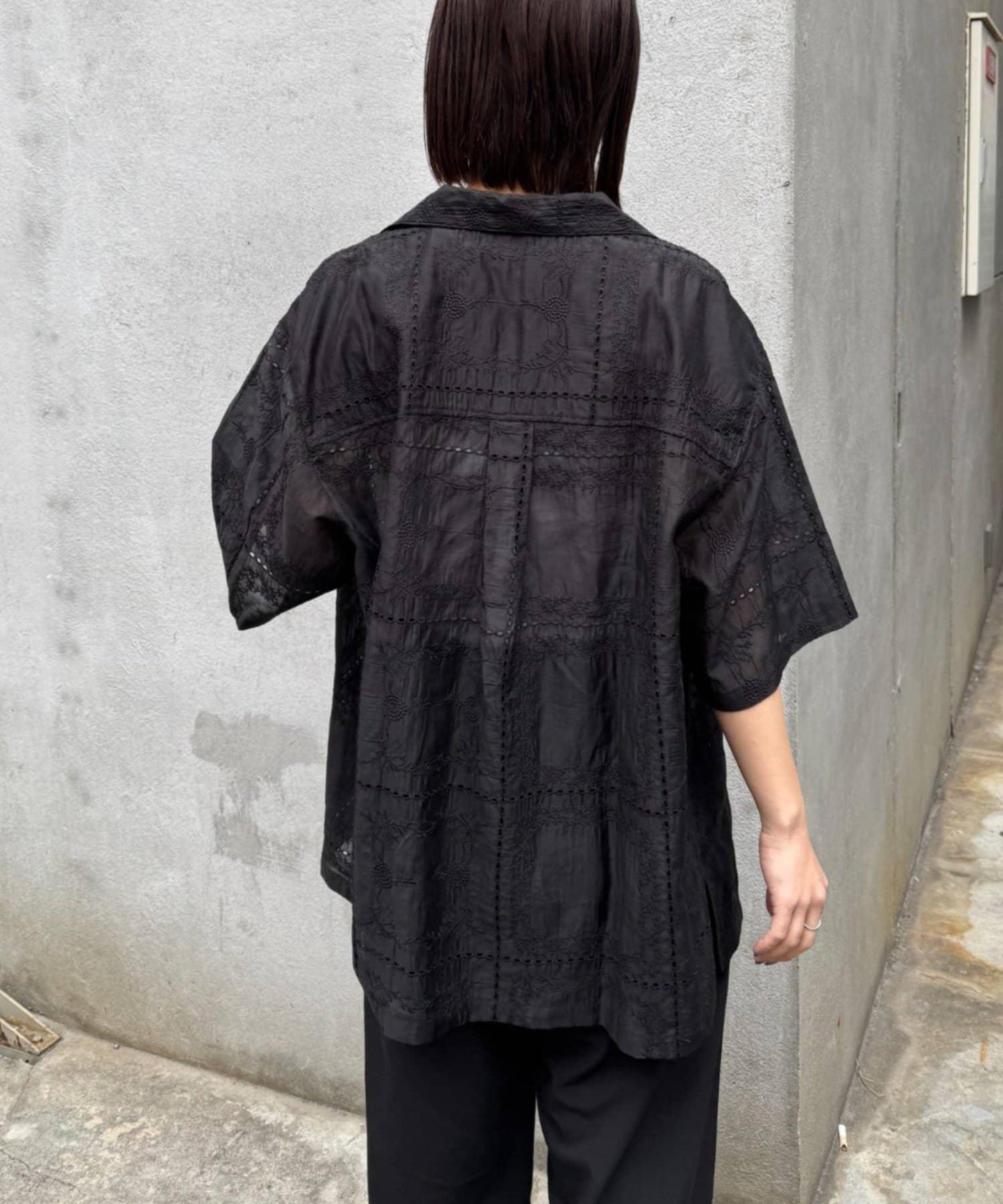 中性蕾絲刺繡襯衫 網絡