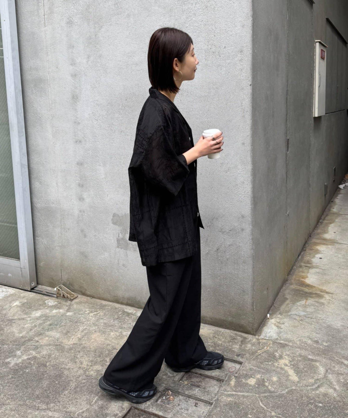 中性蕾絲刺繡襯衫 網絡