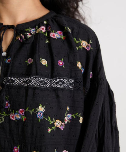 花刺繡蕾絲 多比面料 連衣裙