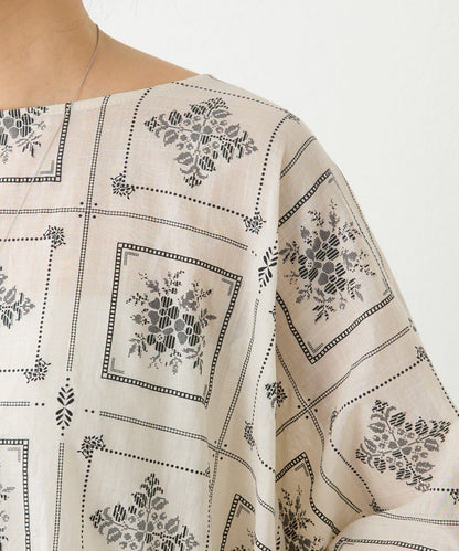刺繡風印花 套頭上衣