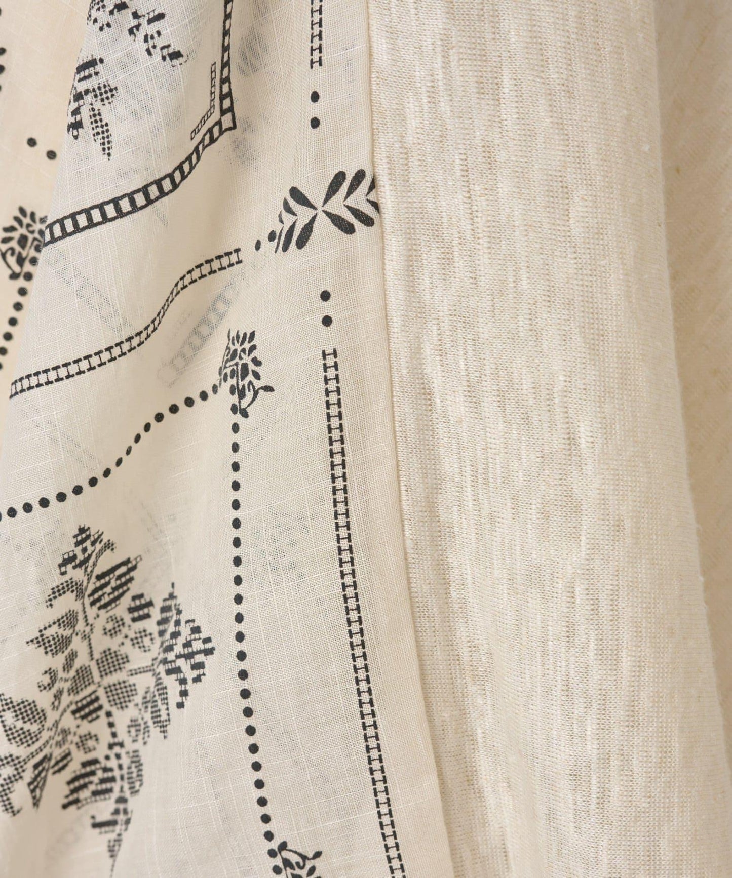 刺繡風印花 套頭上衣