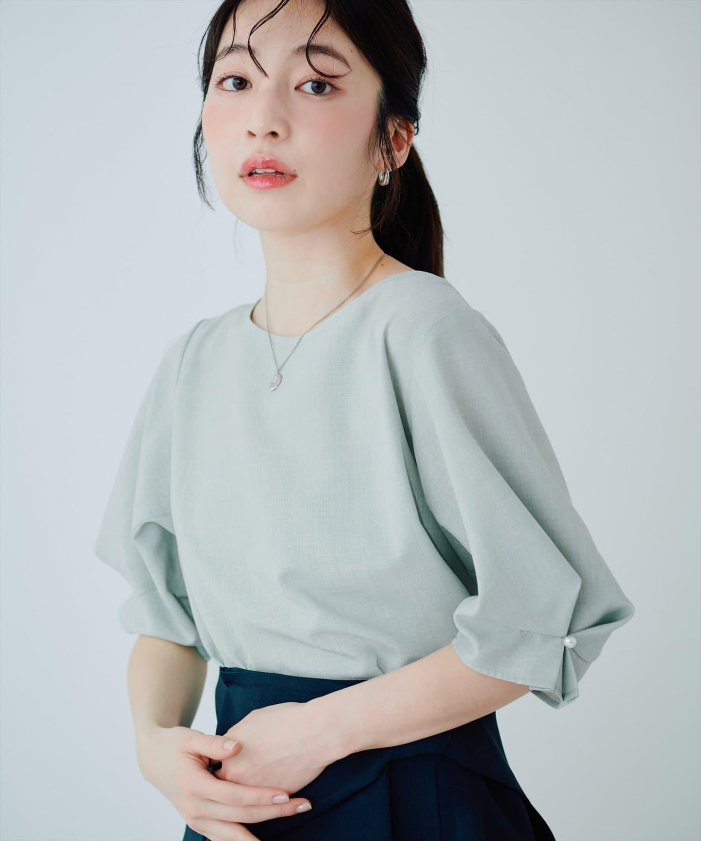 珍珠裝飾 打褶袖 女襯衫