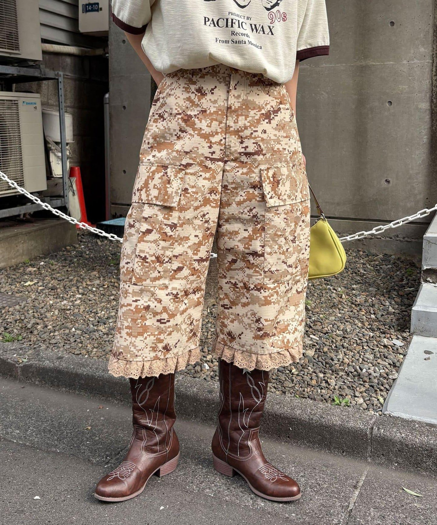 Ciaopanic 迷彩蕾絲短款工裝褲