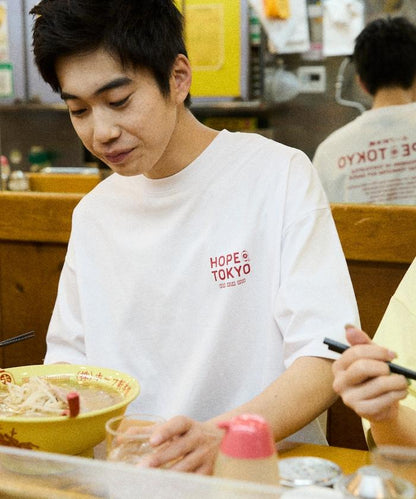 ホープ軒本舗×FREAK'S STORE 聯名 寬鬆廓形 背部印花 圓領T恤