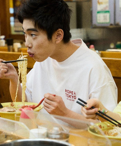 ホープ軒本舗×FREAK'S STORE 聯名 寬鬆廓形 背部印花 圓領T恤