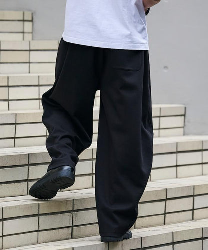 清涼觸感 寬鬆彎刀廓形 衛褲